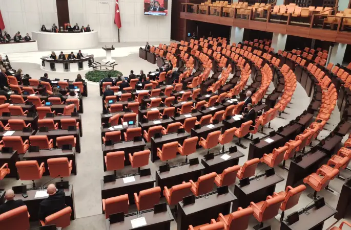 1 Ocak’ta yeni dönem başlıyor: Araç satışına harç, esnafa vergi değişimi, şirketlere dijital defter