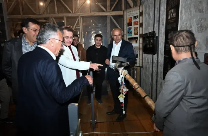 Abdullah Güler, Bi Mekan Müze Kafeyi ziyaret etti