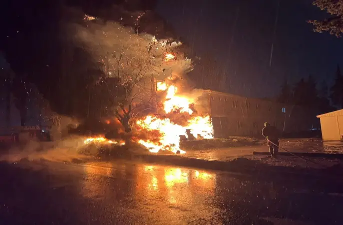 Antakya’da şantiyede korkutan yangın
