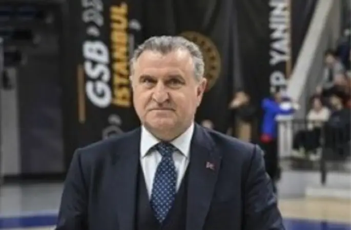 Bakan Bak, şehit Serdar Selçuk’un ailesini ziyaret etti