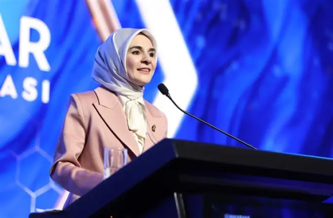 Bakan Göktaş, Anne Kız Buluşması programına katıldı