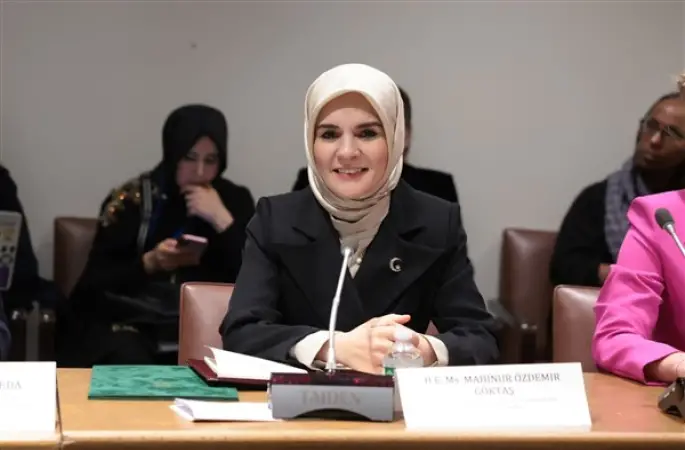 Bakan Göktaş, siyasette kadın olmanın önemine dikkat çekti