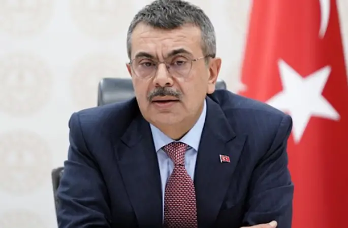 Bakan Tekin Erzurum’da esnafı ziyaret etti