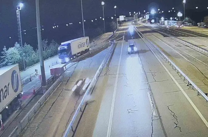 Edirne’de ters yöne giren alkollü sürücü kaza yaptı: 2 yaralı
