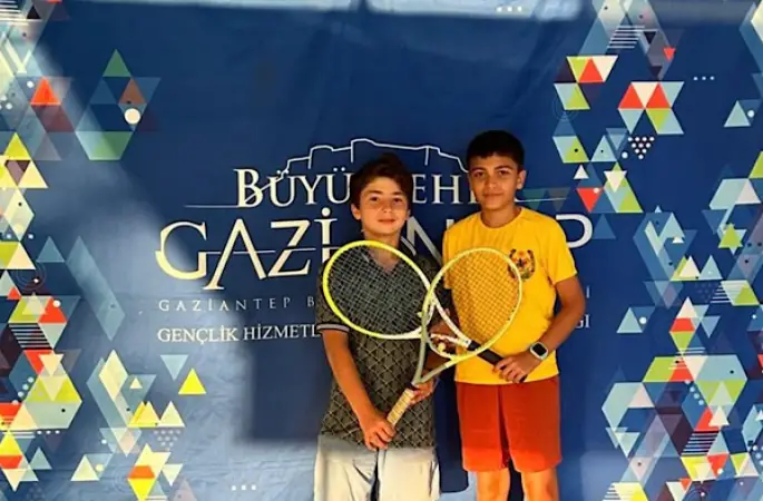 Elazığlı tenisçiler Gaziantep’te üçüncü oldu