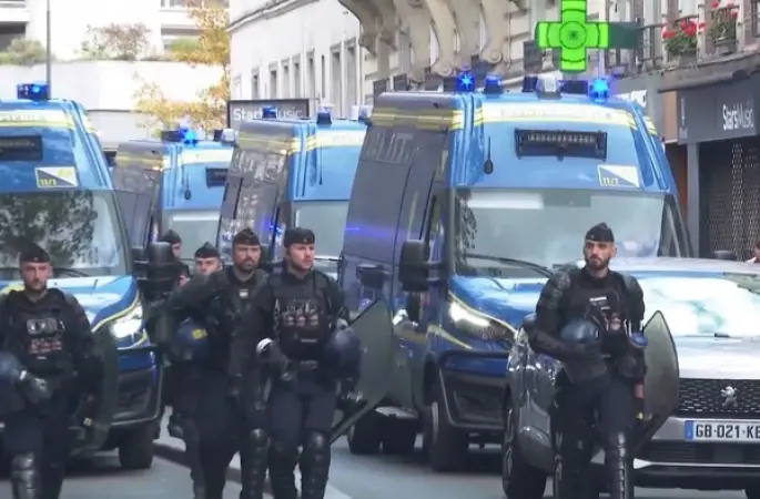  Fransa'daki protestolarda bin kişi gözaltına alındı