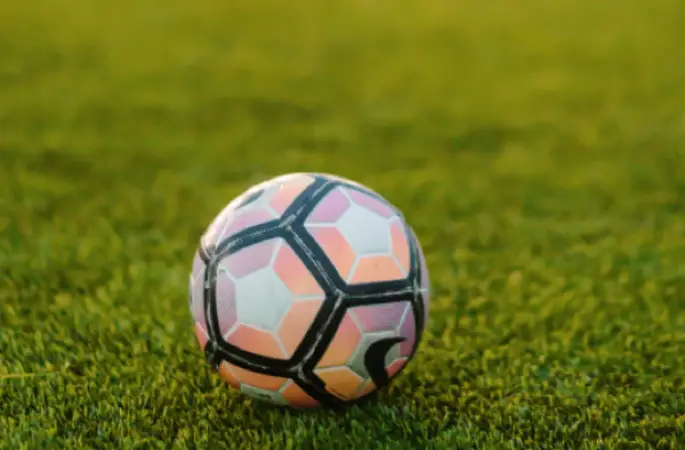 Galatasaray-Fenerbahçe derbisinde ilk yarı Galatasaray'ın 2-0 üstünlüğü ile sona erdi