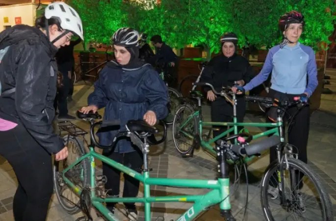Görme engelli bireyler Kültürpark’ta tandem bisiklet sürdü