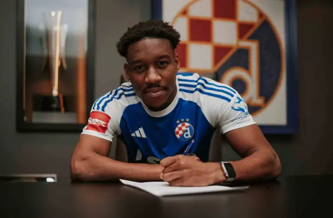 Kayserispor’a yeni sağ bek
