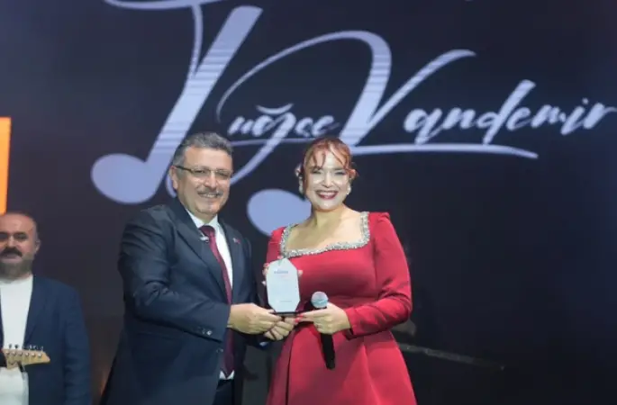 Tuğçe Kandemir Trabzon Gastronomi Festivali’nde sahne aldı