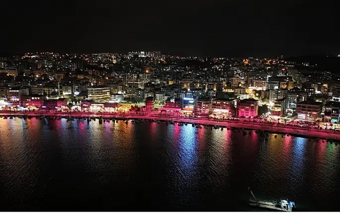 YEDAŞ, Meme Kanseri Farkındalığı İçin Samsun Atakum Sahili'ni Pembeye Bürüdü